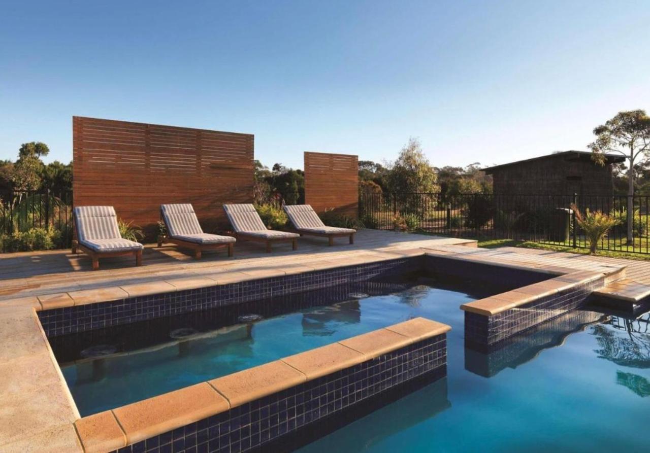 Couple'S Luxury Resort Spa Retreat Cowes Exterior photo