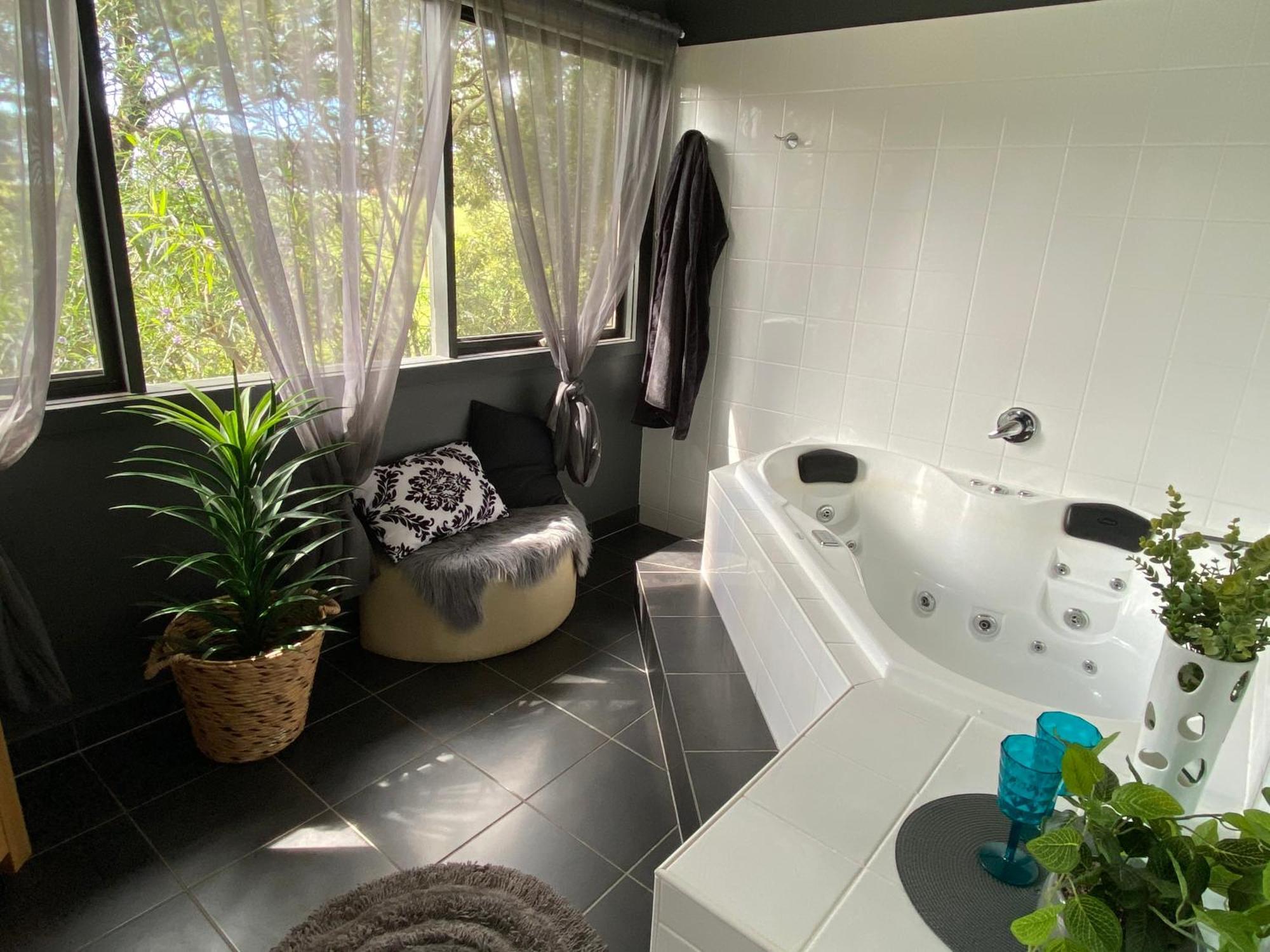 Couple'S Luxury Resort Spa Retreat Cowes Exterior photo