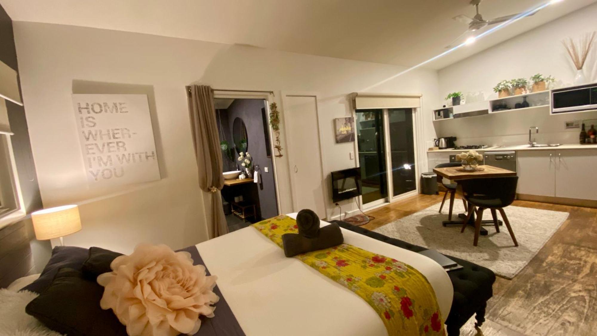 Couple'S Luxury Resort Spa Retreat Cowes Exterior photo