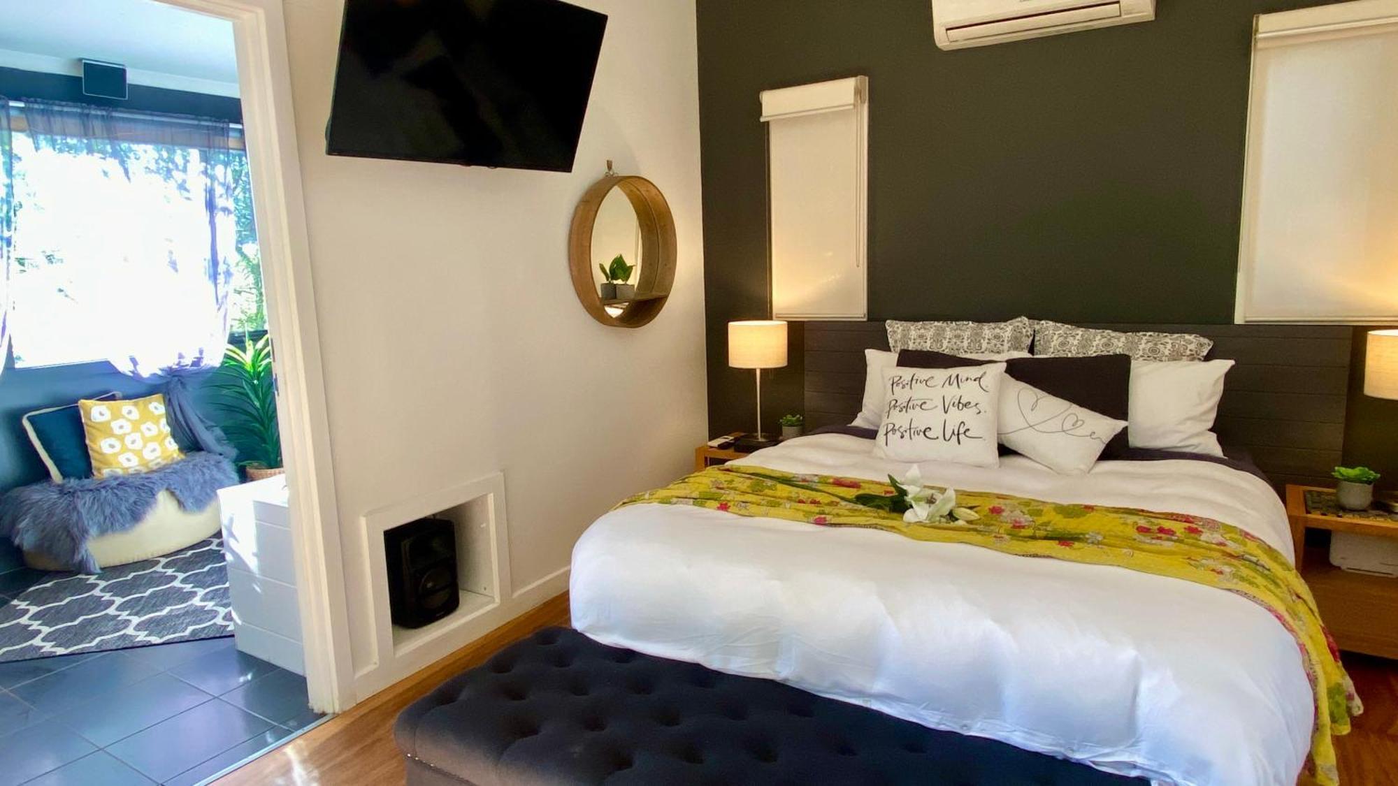 Couple'S Luxury Resort Spa Retreat Cowes Exterior photo