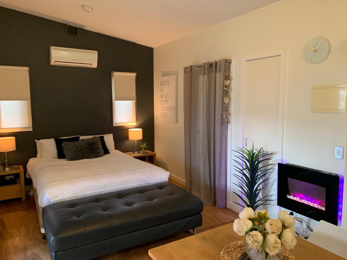Couple'S Luxury Resort Spa Retreat Cowes Exterior photo